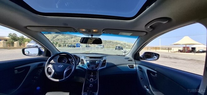 Hyundai Elantra 2015, 150,000 km - 1.8 л - Bakı