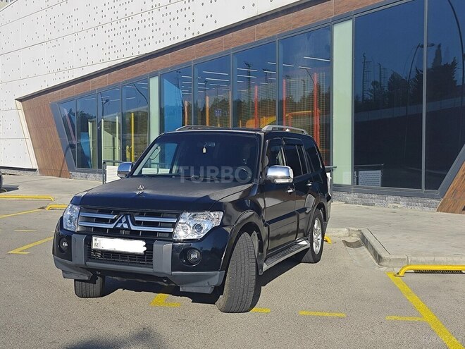 Mitsubishi Pajero-1