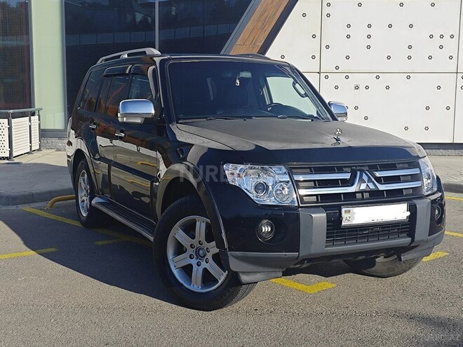 Mitsubishi Pajero-2