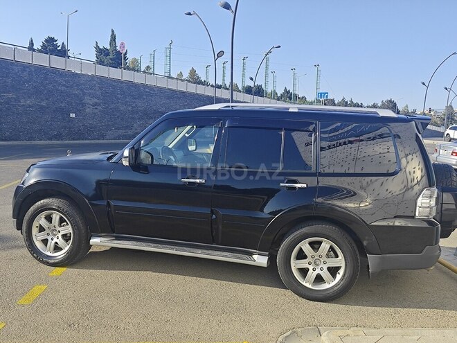 Mitsubishi Pajero-3