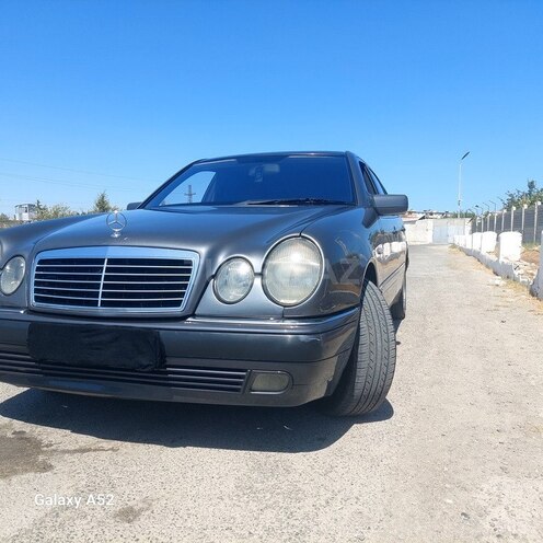 Mercedes E 240 1998, 455,000 km - 2.4 l - Bakı