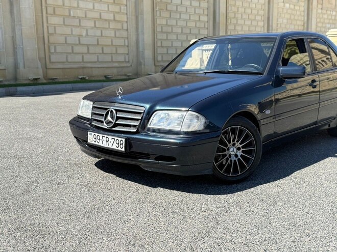 Mercedes C 200 2000, 330,000 km - 2.0 l - Bakı