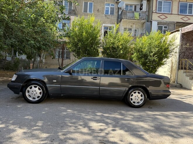 Mercedes E 230 1993, 100,000 km - 2.3 l - Bakı