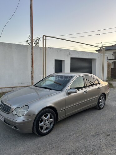 Mercedes C 220 2003, 280,000 km - 2.2 l - Bakı