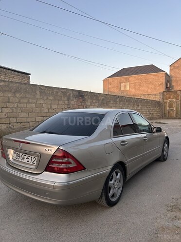 Mercedes C 220 2003, 280,000 km - 2.2 l - Bakı