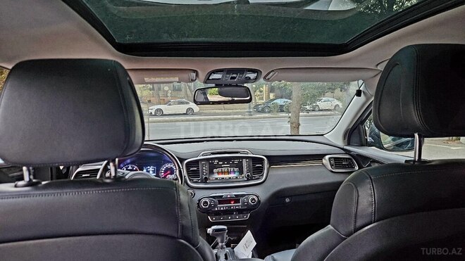 Kia Sorento-12