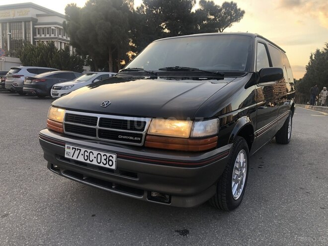 Chrysler Voyager-1