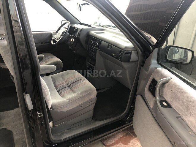Chrysler Voyager-8