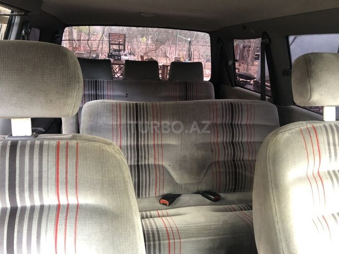 Chrysler Voyager-9