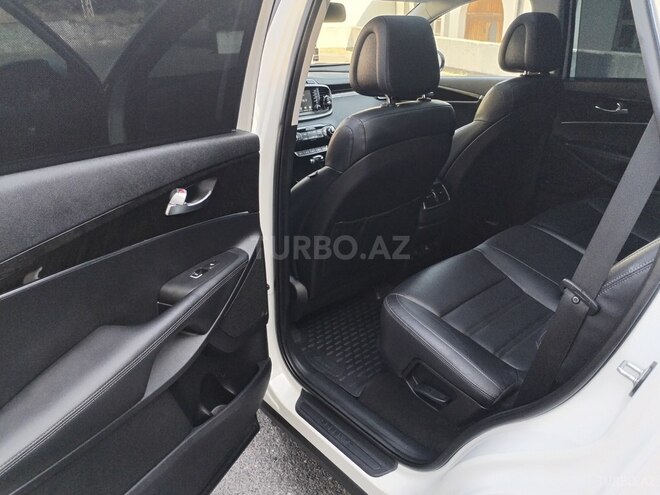Kia Sorento-13