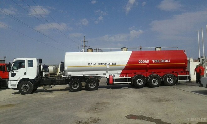 Ford Cargo-2