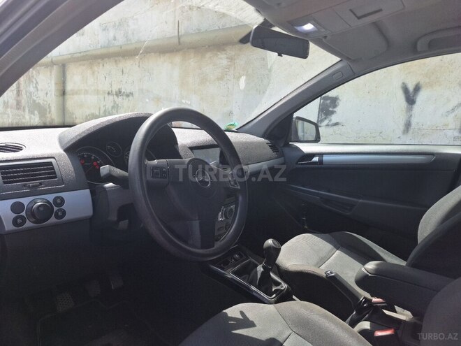 Opel Astra 2004, 330,000 km - 1.4 л - Bakı