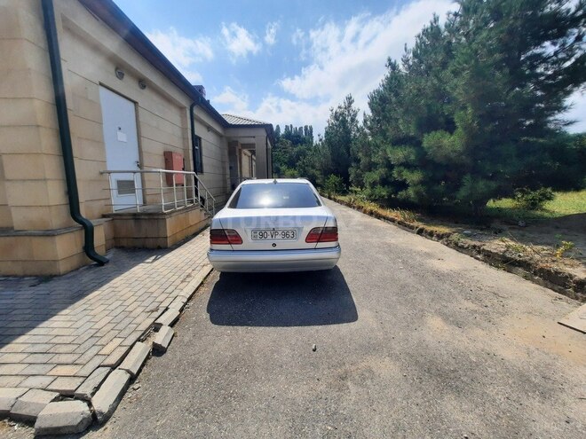 Mercedes E 240 1999, 287,207 km - 2.4 л - Quba
