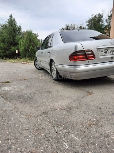 Mercedes E 240 1999, 287,207 km - 2.4 л - Quba