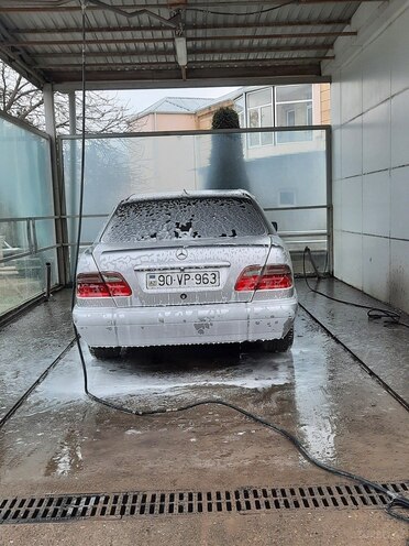 Mercedes E 240 1999, 287,207 km - 2.4 л - Quba