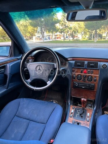 Mercedes E 240 1998, 450,000 km - 2.4 l - Xırdalan