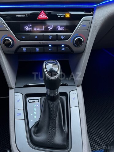 Hyundai Elantra 2018, 46,671 km - 2.0 l - Bakı