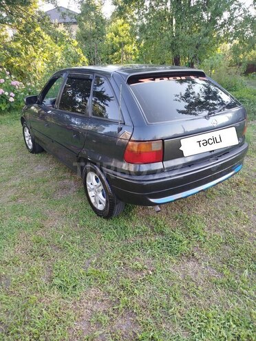 Opel Astra 1995, 330,000 km - 1.6 л - Balakən