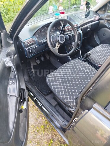 Opel Astra 1995, 330,000 km - 1.6 л - Balakən