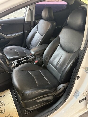 Hyundai Avante 2015, 167,000 km - 1.6 л - Bakı