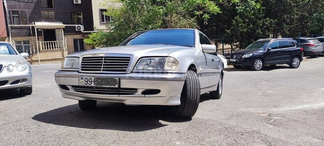 Mercedes C 220 1999, 355,000 km - 2.2 l - Bakı