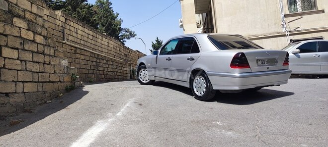 Mercedes C 220 1999, 355,000 km - 2.2 l - Bakı