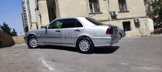 Mercedes C 220 1999, 355,000 km - 2.2 l - Bakı