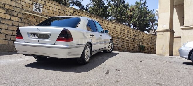 Mercedes C 220 1999, 355,000 km - 2.2 l - Bakı