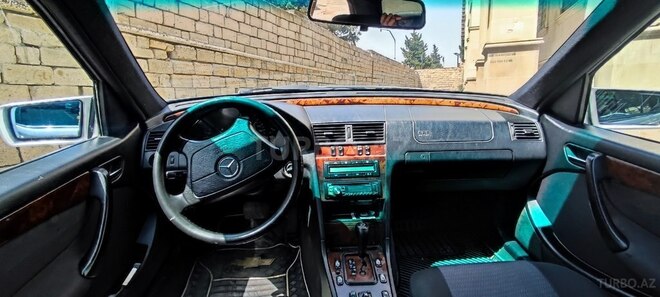 Mercedes C 220 1999, 355,000 km - 2.2 l - Bakı