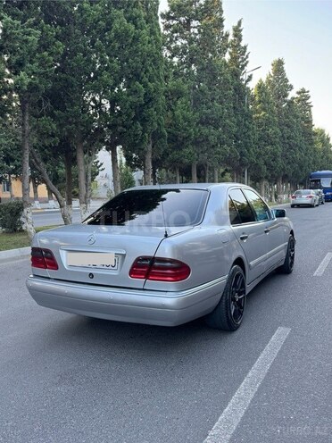 Mercedes E 240 1999, 399,328 km - 2.4 l - Sumqayıt