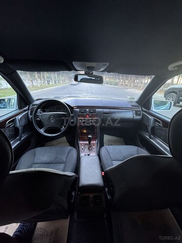 Mercedes E 240 1999, 399,328 km - 2.4 l - Sumqayıt