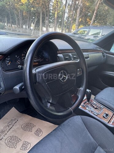 Mercedes E 240 1999, 399,328 km - 2.4 l - Sumqayıt