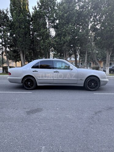 Mercedes E 240 1999, 399,328 km - 2.4 l - Sumqayıt
