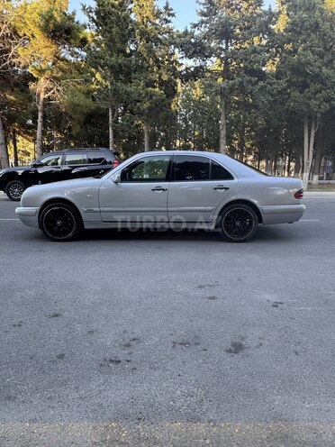 Mercedes E 240 1999, 399,328 km - 2.4 l - Sumqayıt