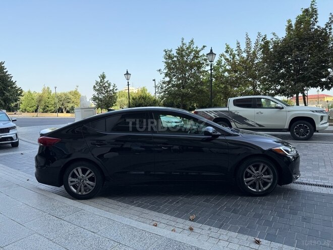 Hyundai Elantra-6