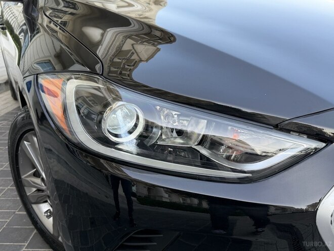 Hyundai Elantra-8