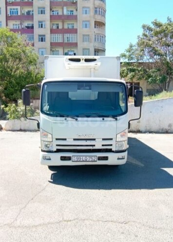 Isuzu  2014, 278,350 km - 5.2 l - Bakı