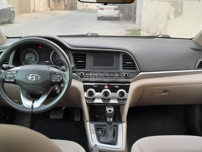 Hyundai Elantra 2019, 120,701 km - 2.0 l - Bakı