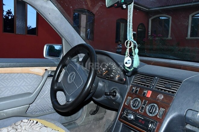 Mercedes C 180 1995, 425,000 km - 1.8 l - Şəki