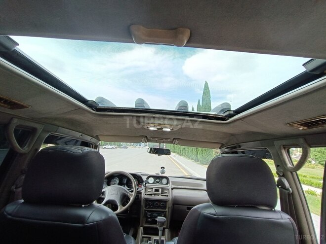 Mitsubishi Pajero-3