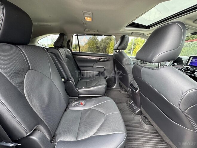 Toyota Highlander-13