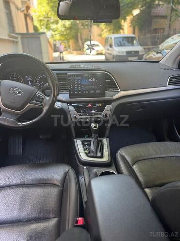 Hyundai Avante 2016, 195,000 km - 1.6 l - Bakı