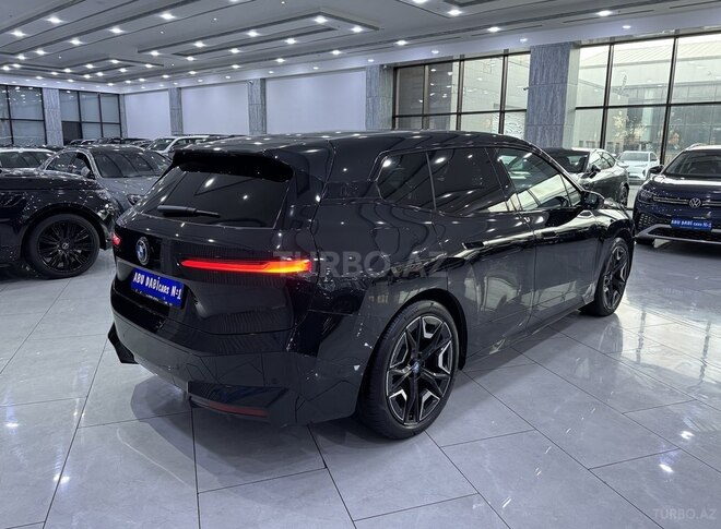 BMW iX-5