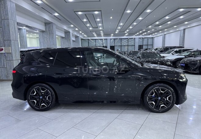 BMW iX-4