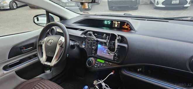Toyota Prius C 2013, 160,000 km - 1.5 l - Bakı