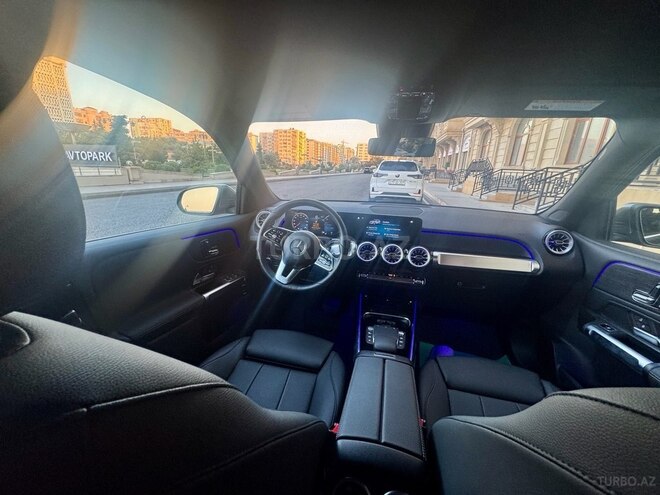 Mercedes EQB 250-9