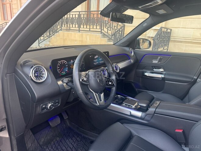 Mercedes EQB 250-11