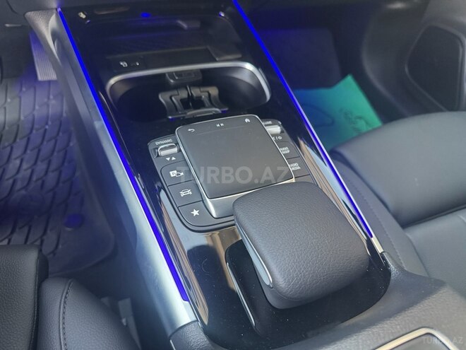 Mercedes EQB 250-13