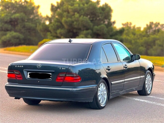 Mercedes E 220 1999, 280,000 km - 2.2 л - Bakı