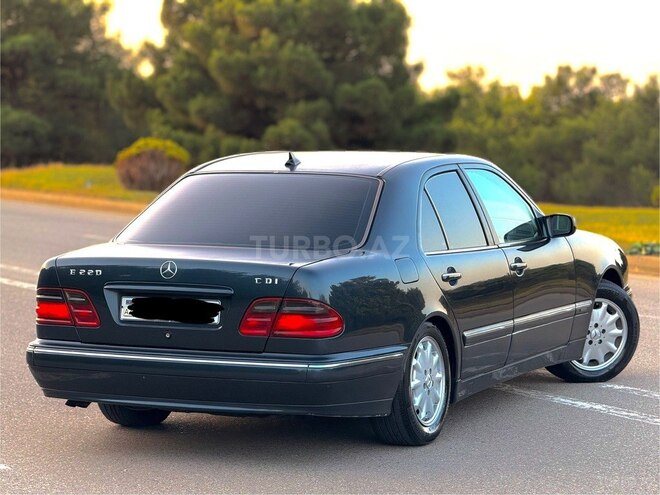Mercedes E 220 1999, 280,000 km - 2.2 л - Bakı